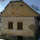Polorozpadnutý dom z 1925 (kto vie, či sa dožije stovky...)