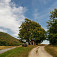 Bôrčanské sedlo s kaplnkou, naľavo je planina
